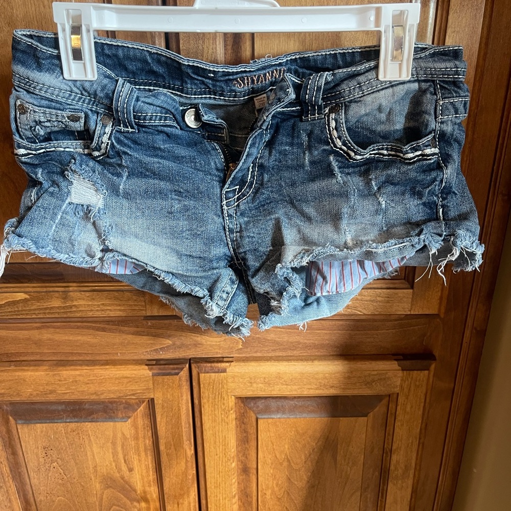 NOT HIGH wasted! :) my fav! For girl boots and a tank top! You’re set <3